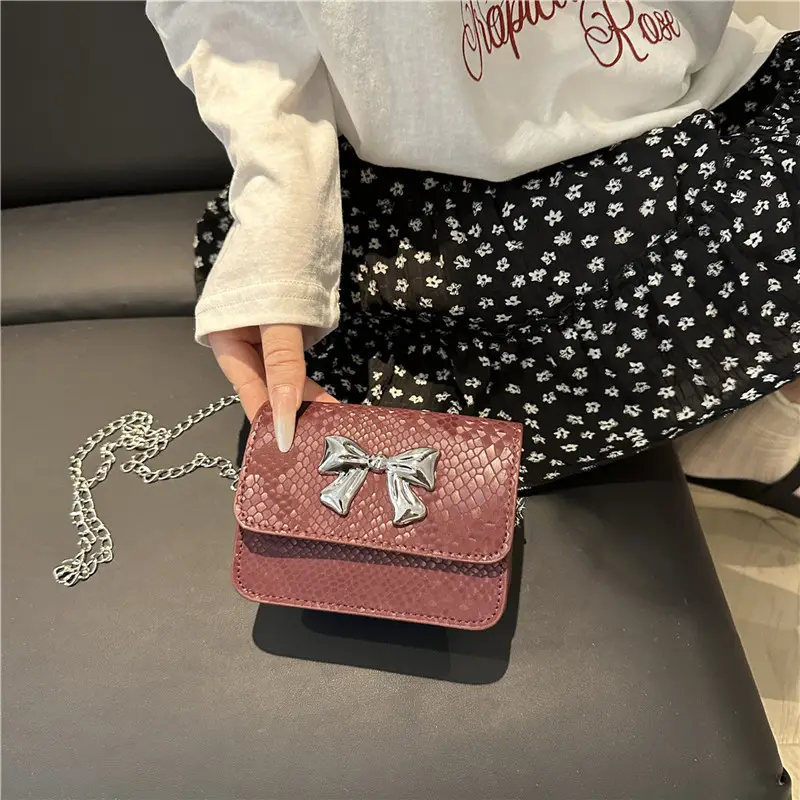 Trendy Bow Chain Shoulder Bag Cream White - Image 6