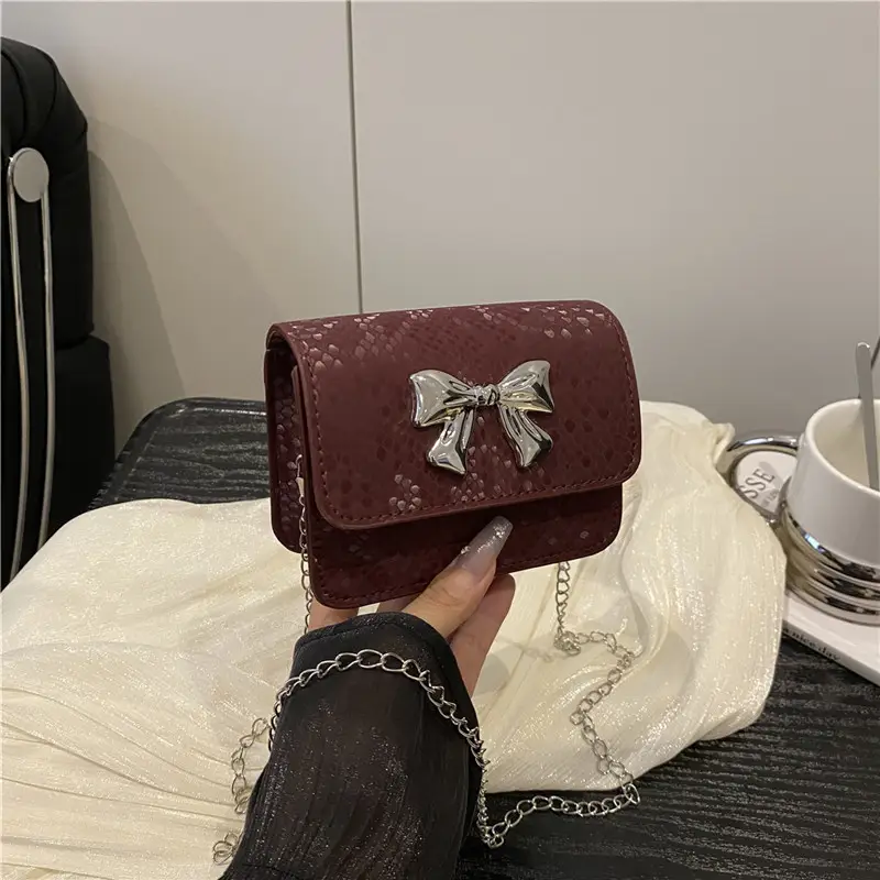 Trendy Bow Chain Shoulder Bag Cream White - Image 4