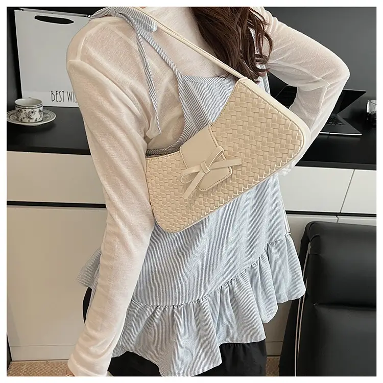 2025 Summer Niche Bag for Women Beige Textured Shoulder Bag — feature 15