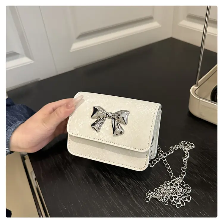 Women's White Butterfly Crossbody Bag with Chain Strap — feature 10