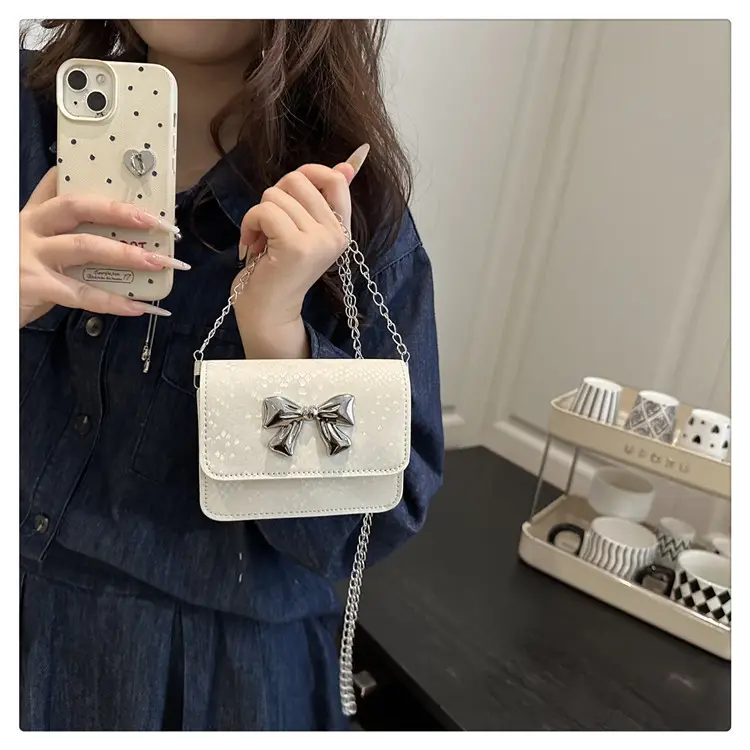 Women's White Butterfly Crossbody Bag with Chain Strap — feature 11