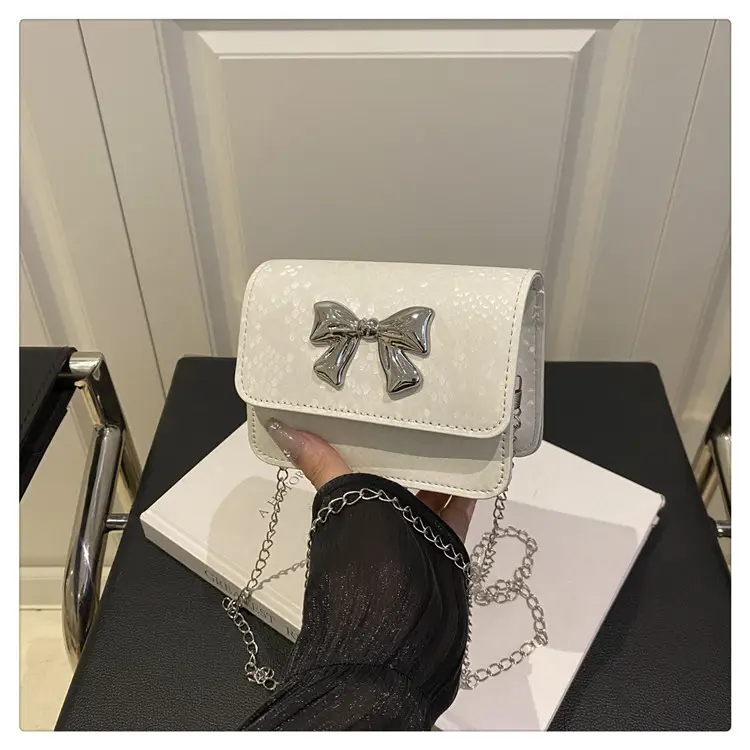 Women's White Butterfly Crossbody Bag with Chain Strap — feature 24
