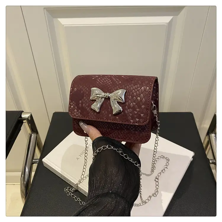 Women's White Butterfly Crossbody Bag with Chain Strap — feature 25