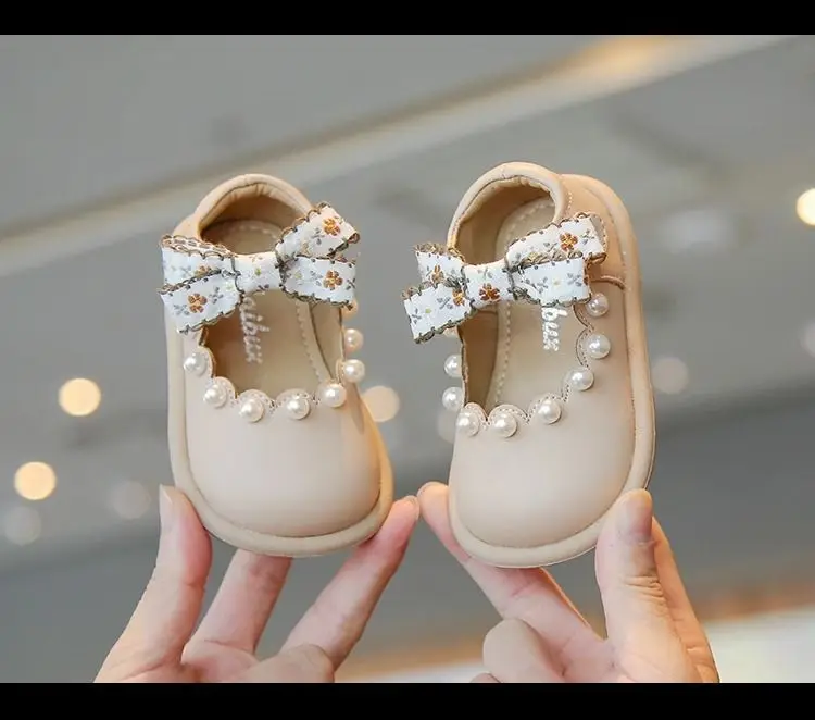 Girls Leather Princess Flats with Pearl Decor — feature 11