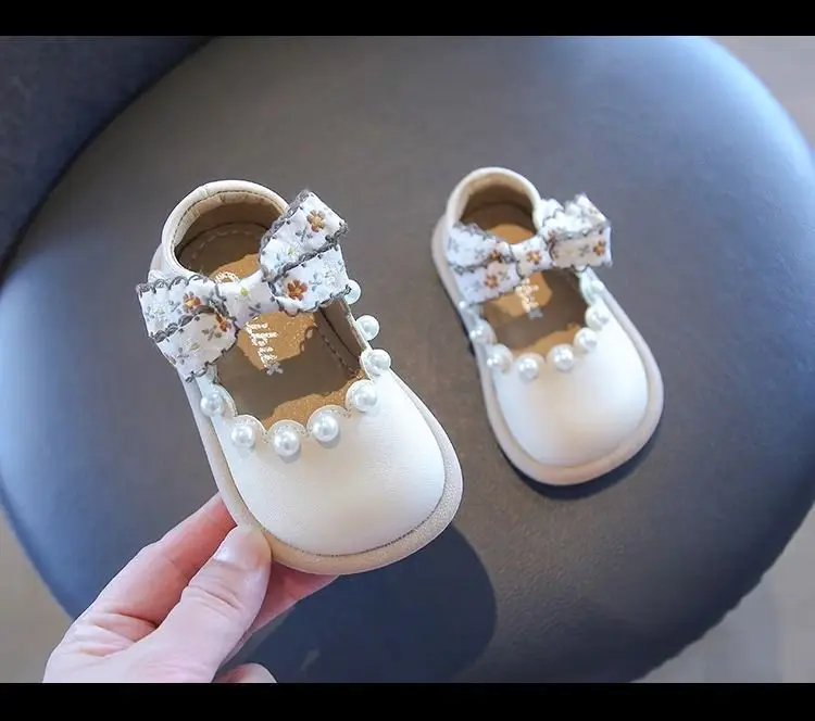 Girls Leather Princess Flats with Pearl Decor — feature 3