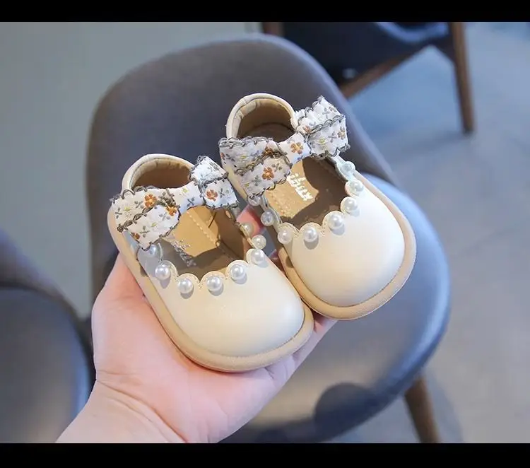 Girls Leather Princess Flats with Pearl Decor — feature 6