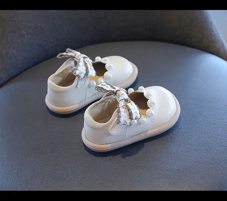 Girls Leather Princess Flats with Pearl Decor — feature 7