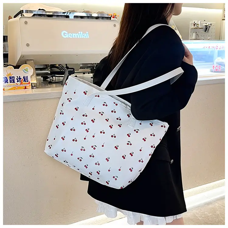 Printed Red Heart Tote Bag for Girls Women Commute — feature 17