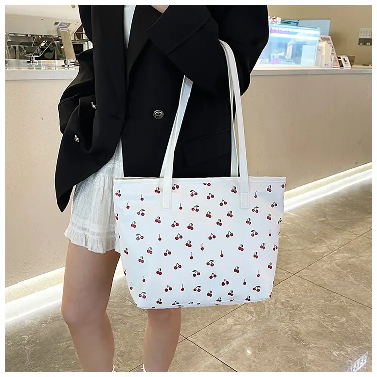 Printed Red Heart Tote Bag for Girls Women Commute — feature 20