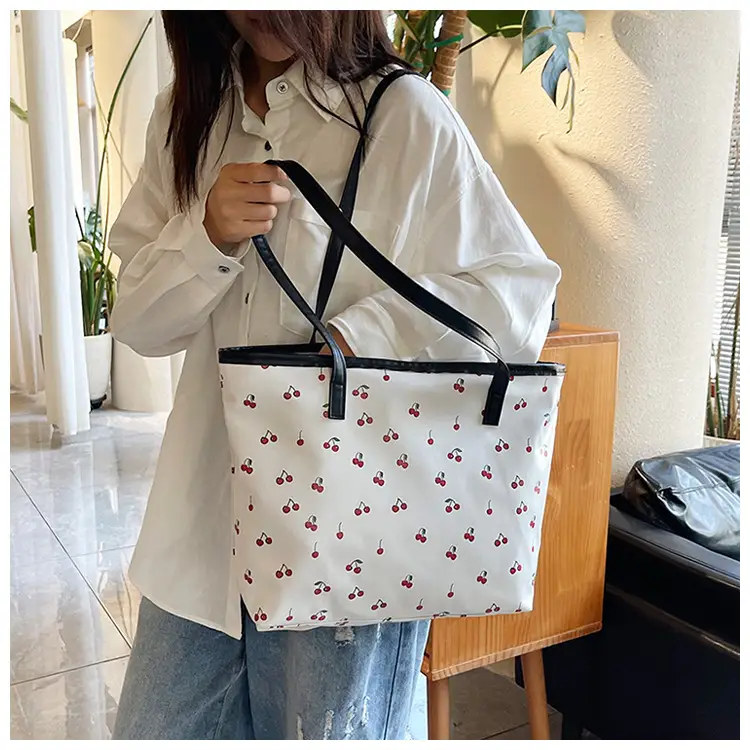 Printed Red Heart Tote Bag for Girls Women Commute — feature 22