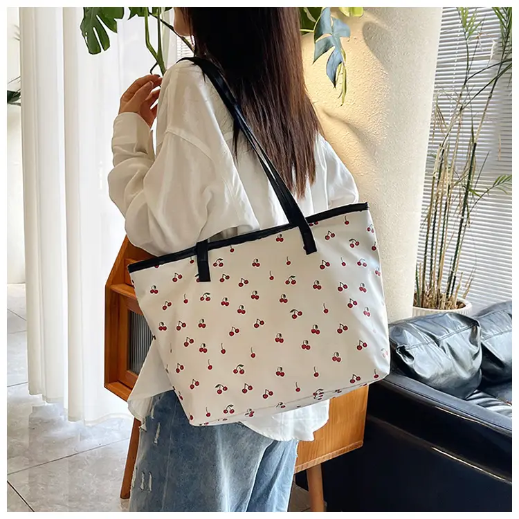 Printed Red Heart Tote Bag for Girls Women Commute — feature 23