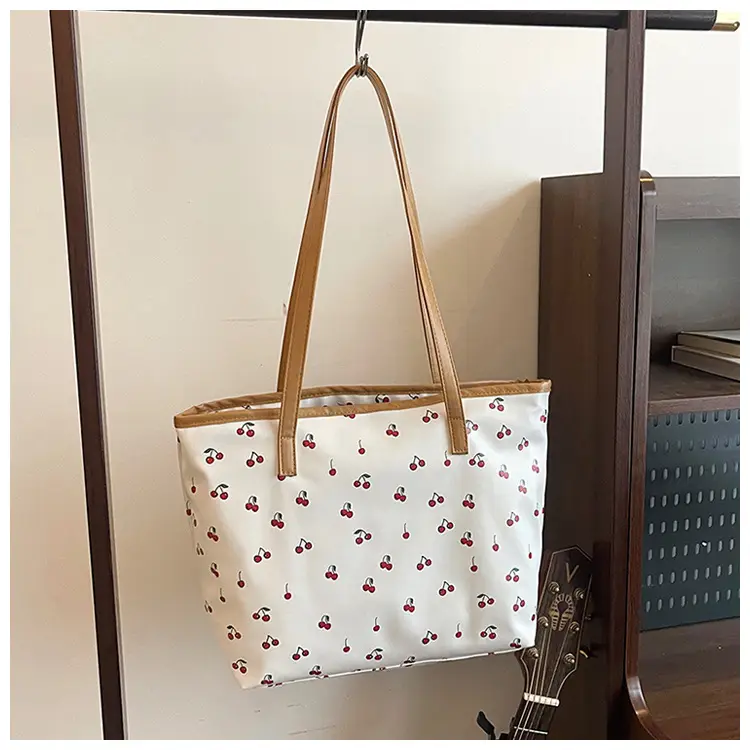 Printed Red Heart Tote Bag for Girls Women Commute — feature 32