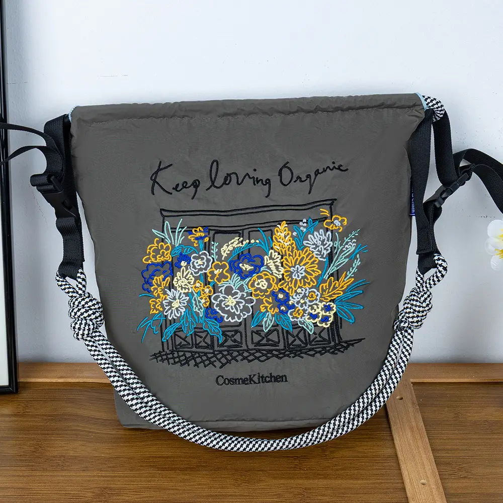 Adjustable Embroidered Zipper Bucket Bag Navy Beige
