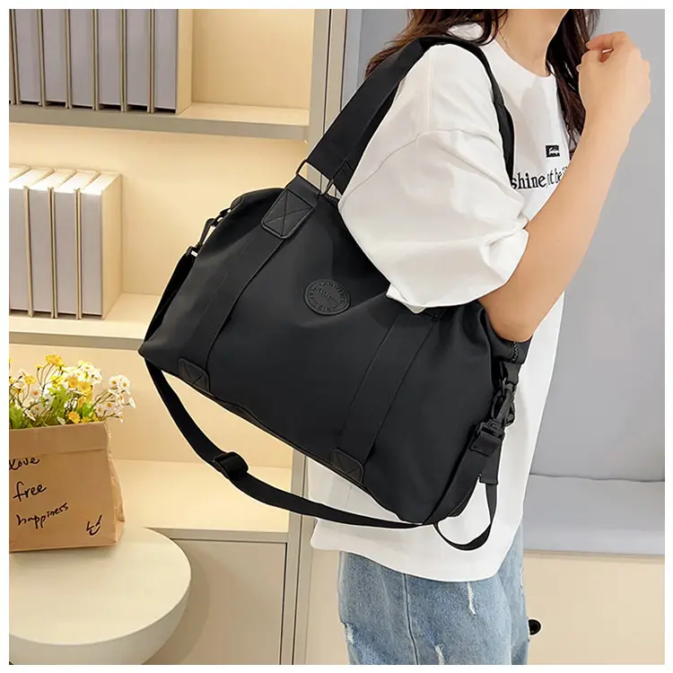 Large Capacity Yoga Bag Grey Black Travel Fitness Handbag — feature 7