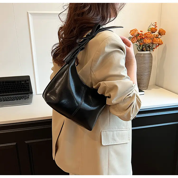 Silver High-End Crossbody Bag for Women 2026 — feature 21