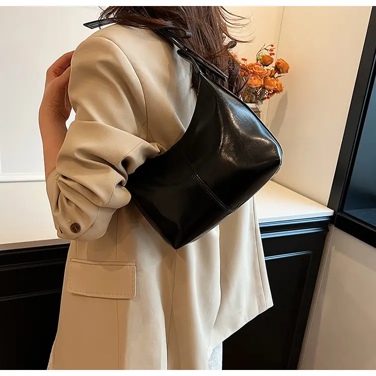 Silver High-End Crossbody Bag for Women 2026 — feature 22