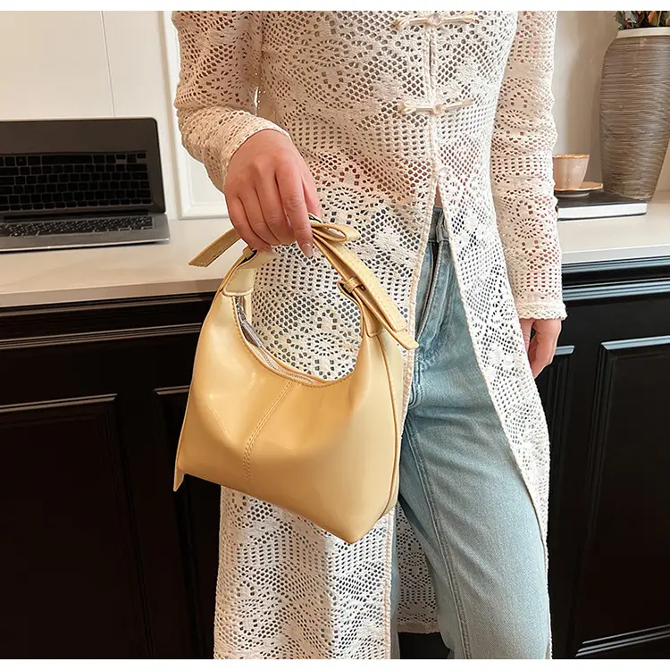 Silver High-End Crossbody Bag for Women 2026 — feature 25