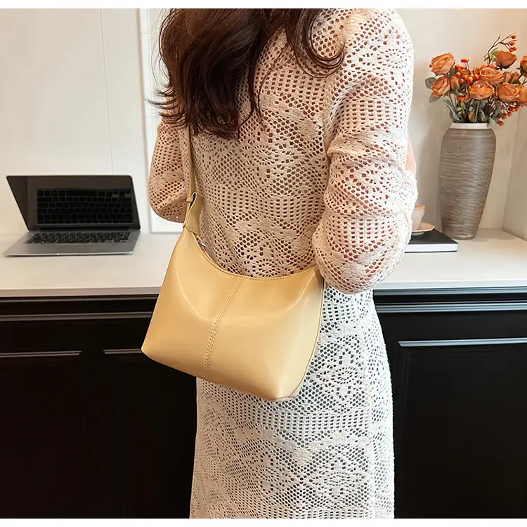 Silver High-End Crossbody Bag for Women 2026 — feature 29