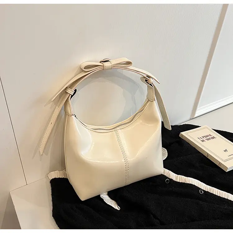 Silver High-End Crossbody Bag for Women 2026 — feature 32