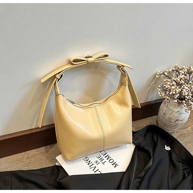 Silver High-End Crossbody Bag for Women 2026 — feature 33
