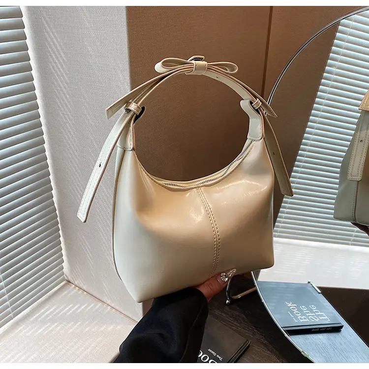 Silver High-End Crossbody Bag for Women 2026 — feature 39