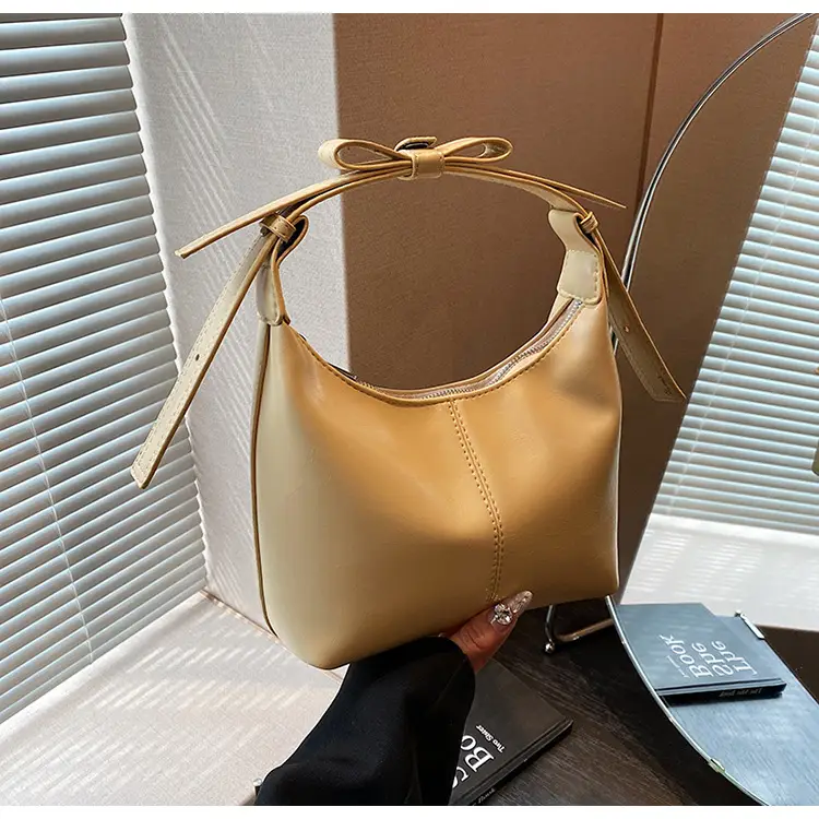 Silver High-End Crossbody Bag for Women 2026 — feature 43