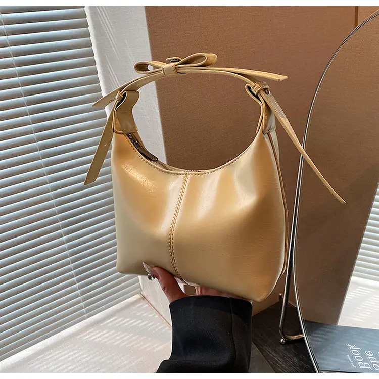 Silver High-End Crossbody Bag for Women 2026 — feature 44
