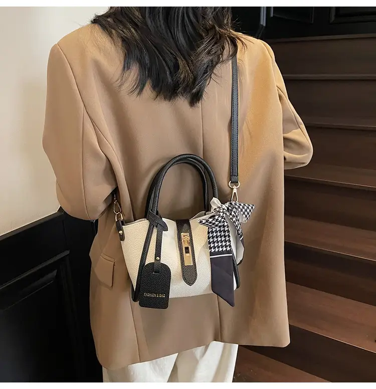 Women Crossbody Bag White Beige Houndstooth Tassel 2025 — feature 16