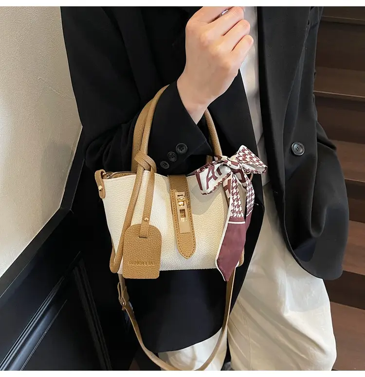 Women Crossbody Bag White Beige Houndstooth Tassel 2025 — feature 20