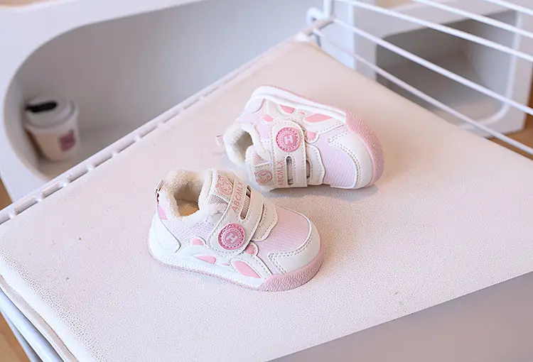 Baby Toddler Winter Shoes White Velvet Panda Design — feature 19