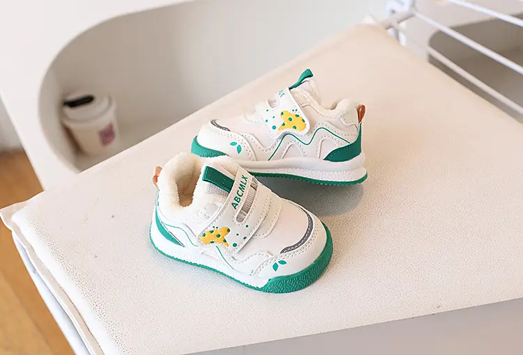 Baby Fleece Lined Toddler Shoes White Yellow Wave Design — feature 16