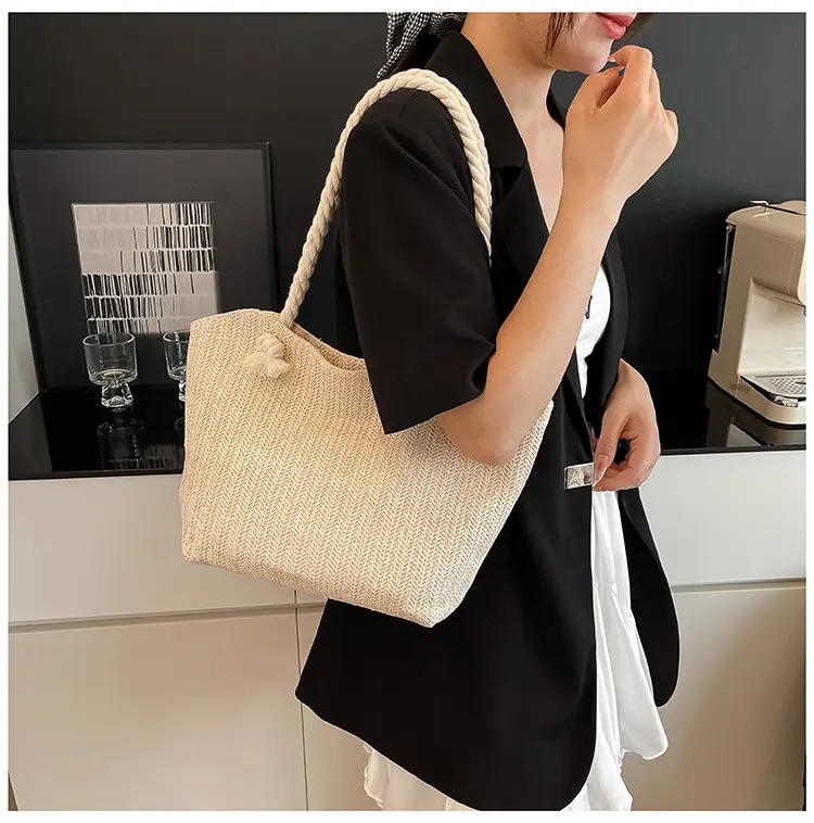 Women's Straw Shoulder Bag Large Capacity Beige 2025 — feature 24