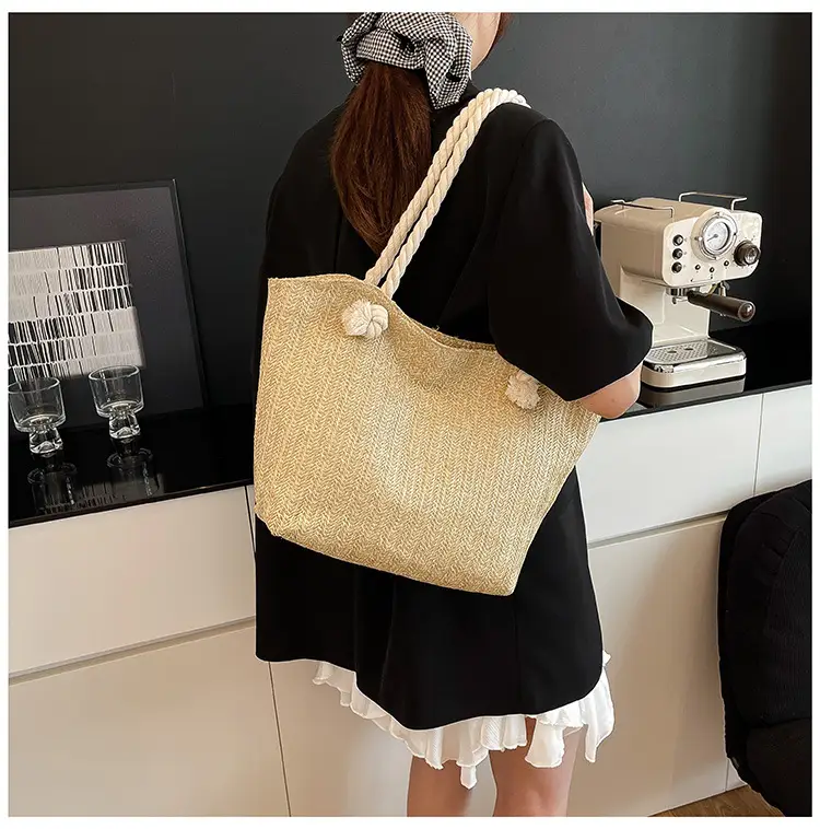 Women's Straw Shoulder Bag Large Capacity Beige 2025 — feature 34