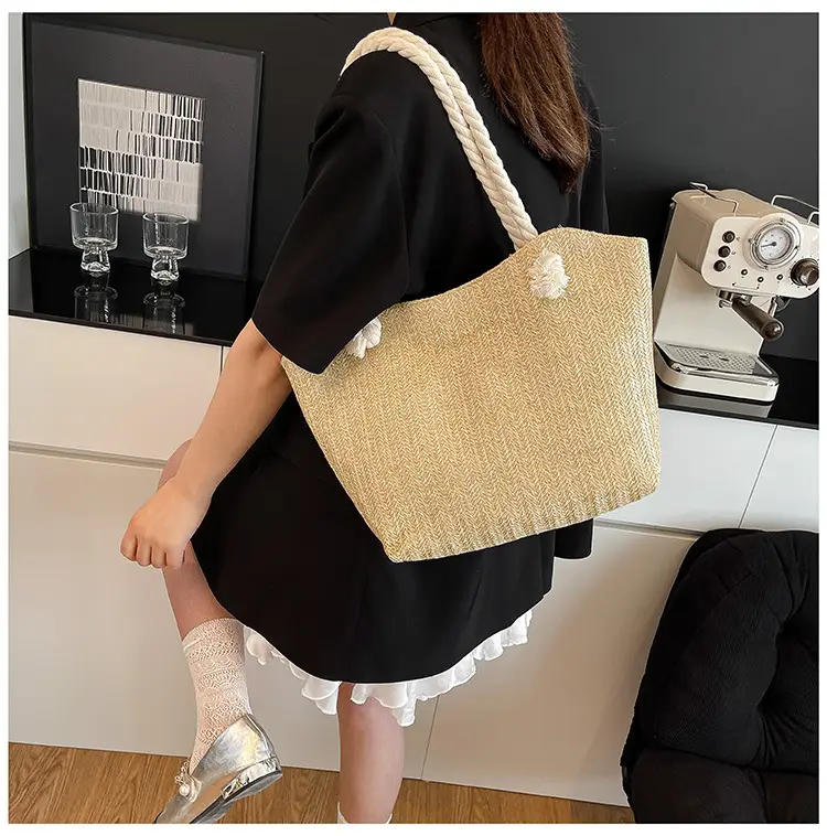 Women's Straw Shoulder Bag Large Capacity Beige 2025 — feature 38