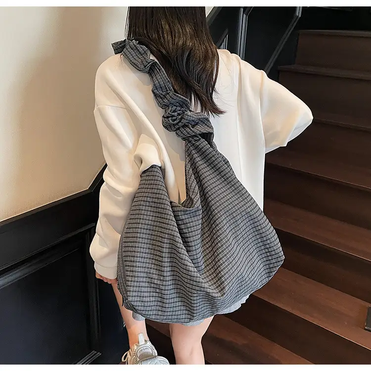 New Style Armpit Bag for Students 2025 Pleated Fabric — feature 14