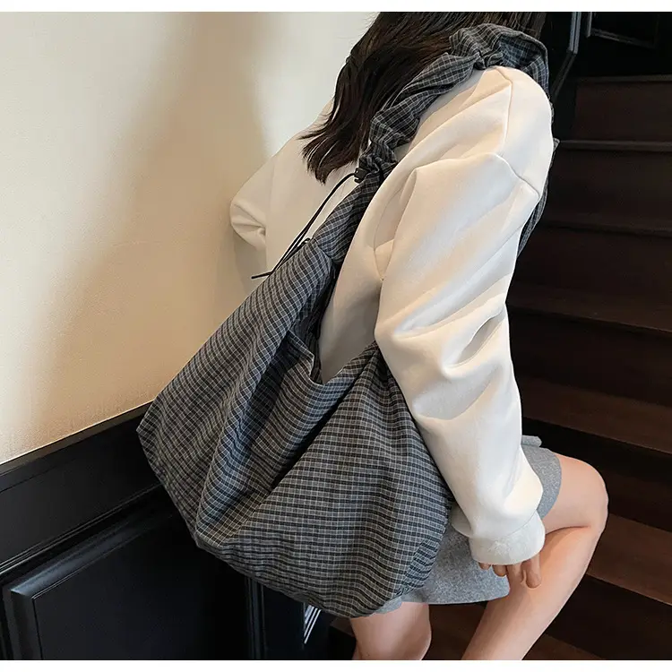 New Style Armpit Bag for Students 2025 Pleated Fabric — feature 15