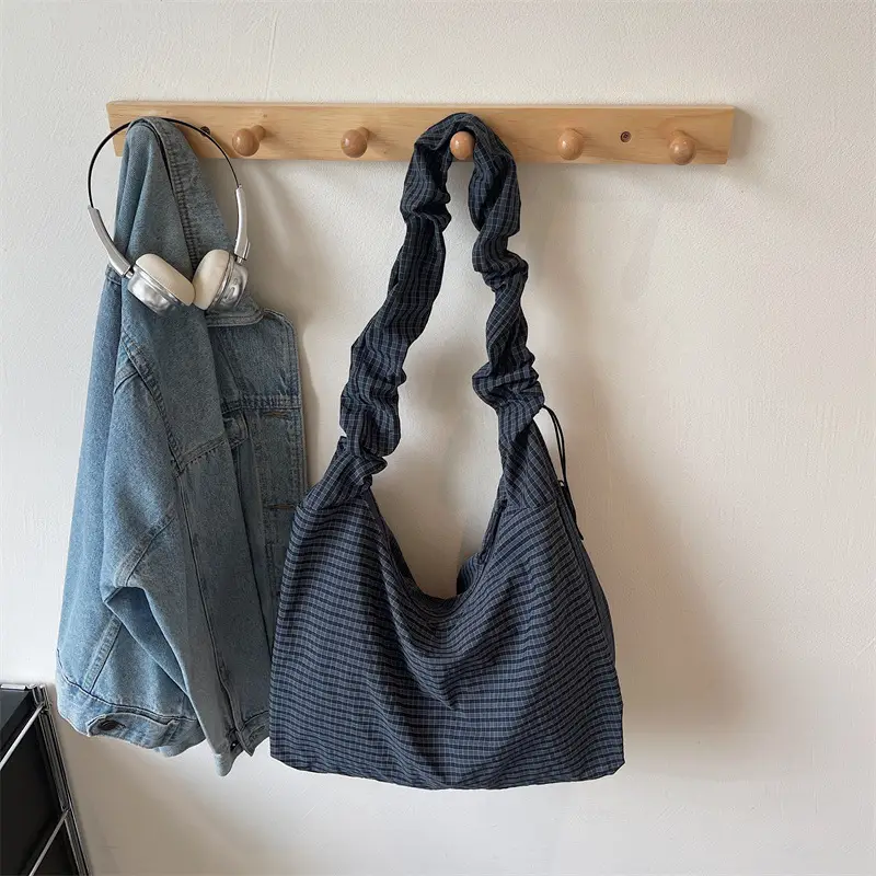 New Style Armpit Bag for Students 2025 Pleated Fabric — feature 28