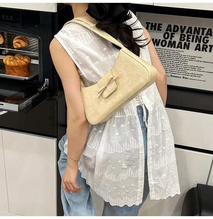 Beige Leather Shoulder Bag for Women 2025 — feature 12