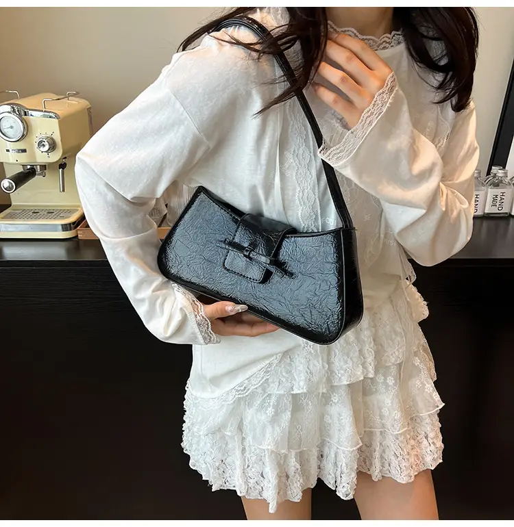 Beige Leather Shoulder Bag for Women 2025 — feature 13