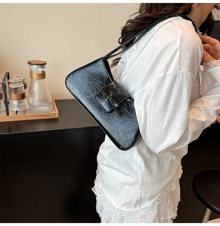Beige Leather Shoulder Bag for Women 2025 — feature 14