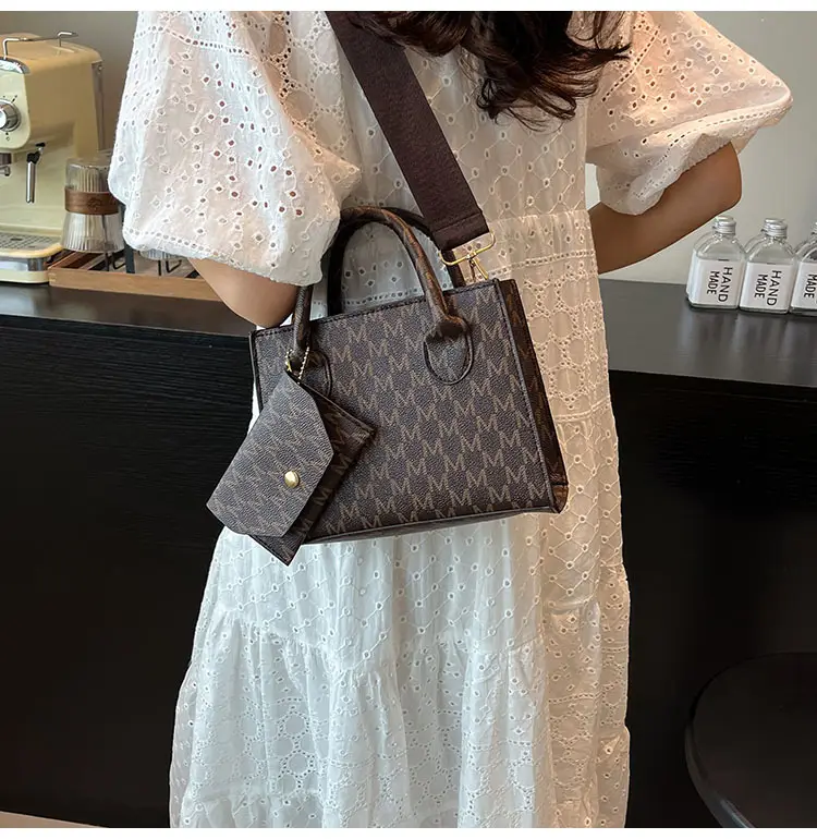 Korean Style Black Square Shoulder Bag 2026 — feature 5