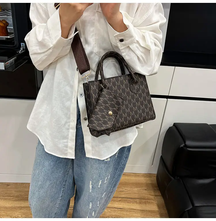 Korean Style Black Square Shoulder Bag 2026 — feature 8