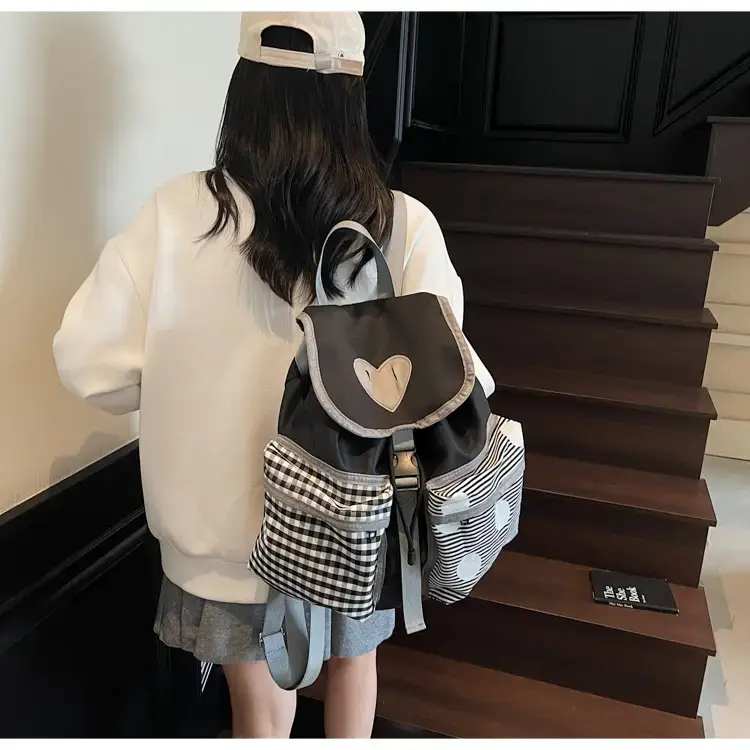 Japanese-Style Backpack for Girls Niche Color Blocking Tote — feature 35