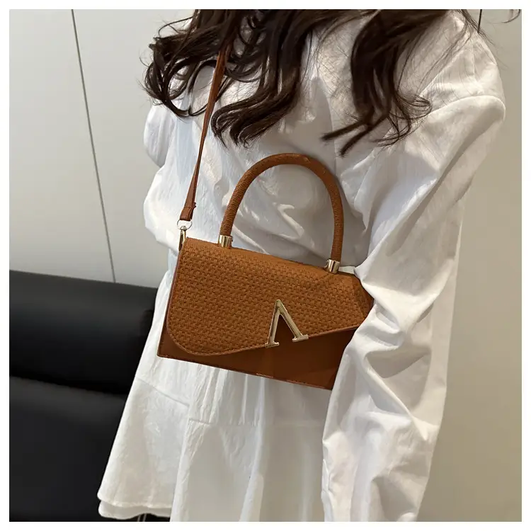 2025 New Shiny V-Clutch Women's Evening Bag — feature 15