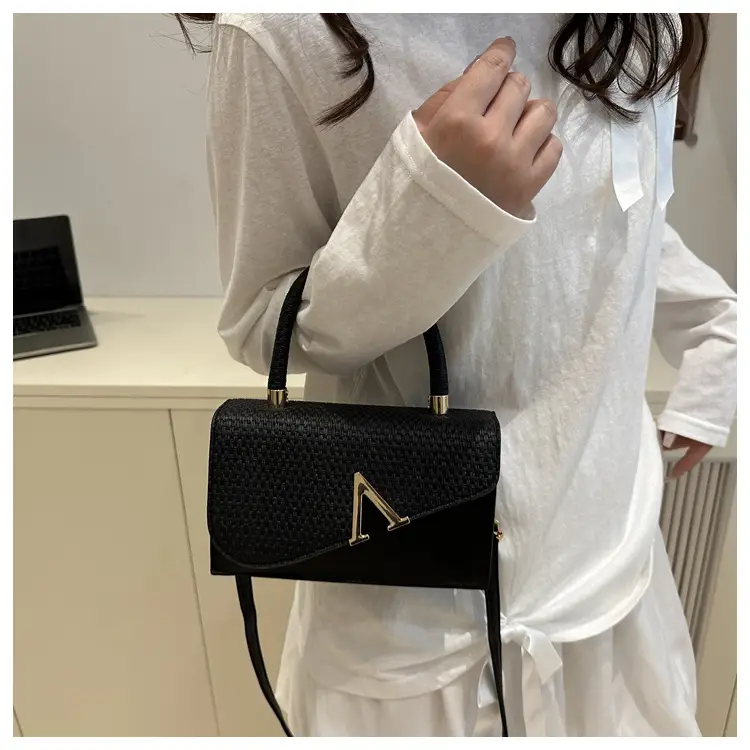 2025 New Shiny V-Clutch Women's Evening Bag — feature 20