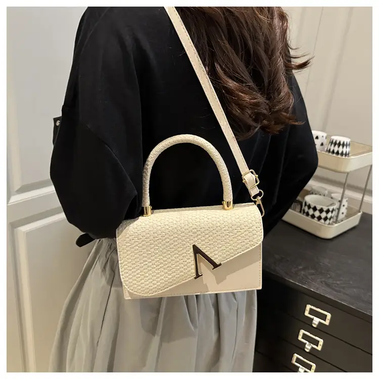 2025 New Shiny V-Clutch Women's Evening Bag — feature 8