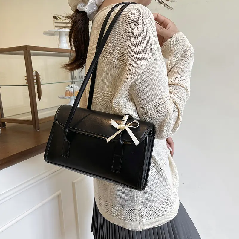 Pink Leather Shoulder Bag for Women, Lightweight & Stylish — feature 2