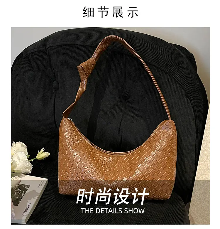 Women's Red Embossed Shoulder Bag 2025 — feature 5