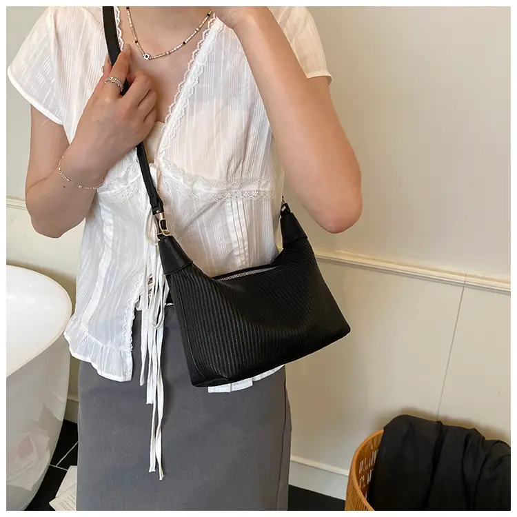Women Pleated White Handbag with Retro Armpit Design — feature 12