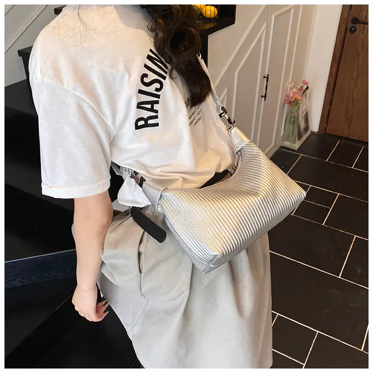 Women Pleated White Handbag with Retro Armpit Design — feature 20